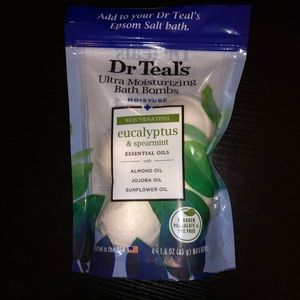dr. teals moisturizing bath bombs